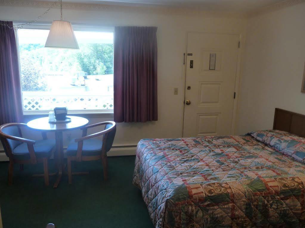 Motel Cozy Corner 2*