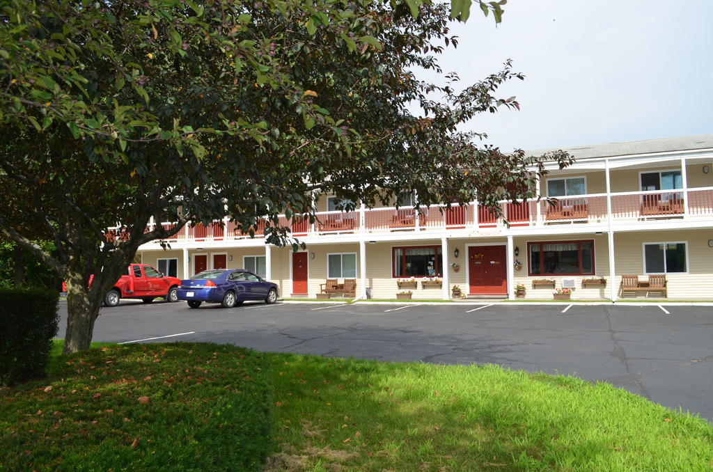 Cozy Corner Motel 2*